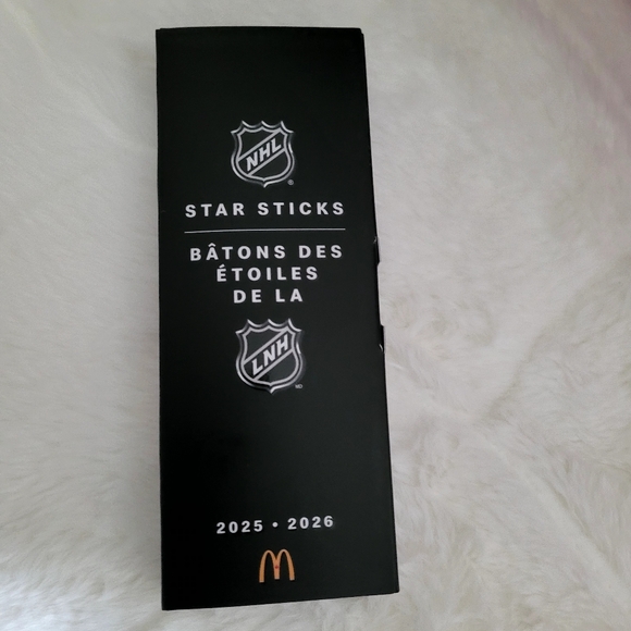 NHL Star Sticks 2025-2026 Black Box - Picture 2 of 5
